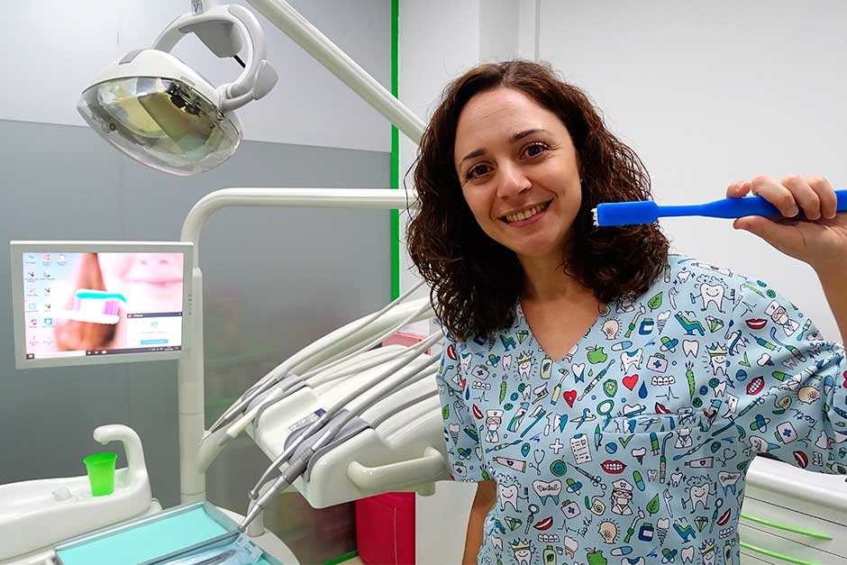 ¿Cuántas veces es necesario cepillarse los dientes al día?